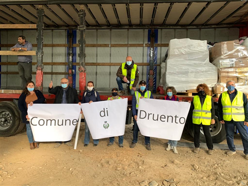Emergenza umanitaria a Lesbo, il Comune di Druento aderisce alla raccolta solidale di generi di prima necessità. Il 21 ottobre il TIR parte da Druento